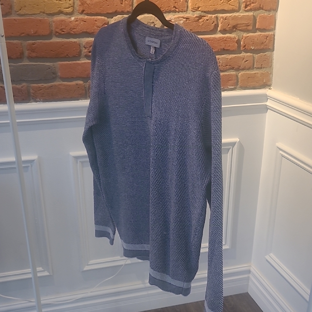 le chateau Men's Blue Textured Crewneck Henley - Picture 6 of 6
